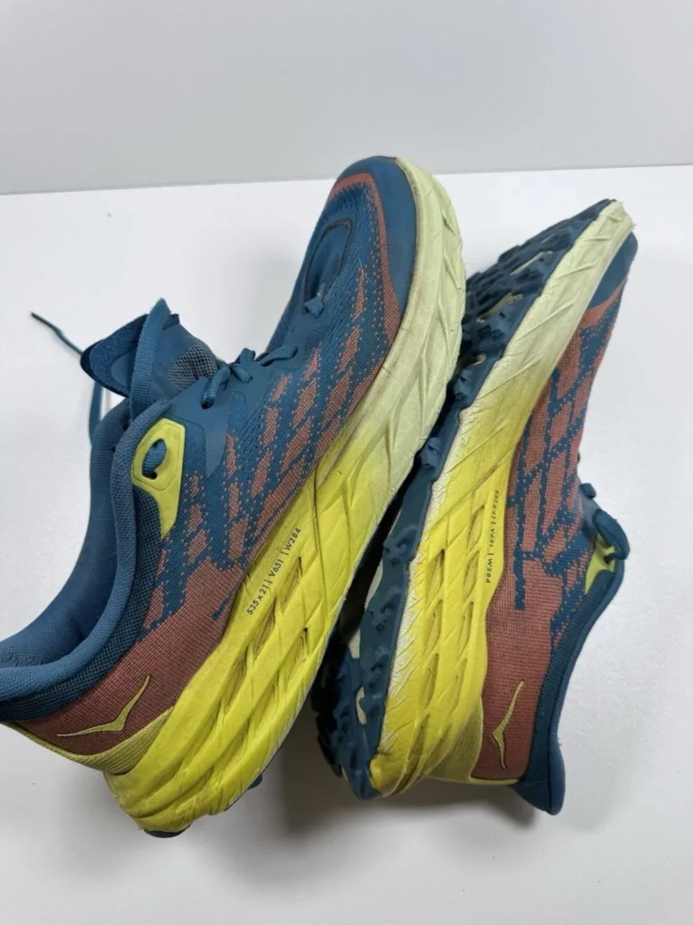 Hoka Speedgoat 5 Men's 12 12D Blue Coral/ Evening Primrose Trail Shoes 1123157